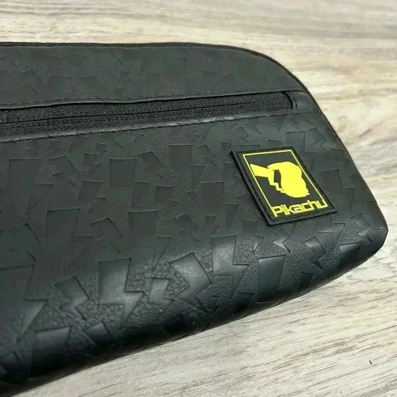 Nintendo Switch & Lite Official Lux Pouch Carrying Case Pokémon Pikachu - Picture 2 of 9